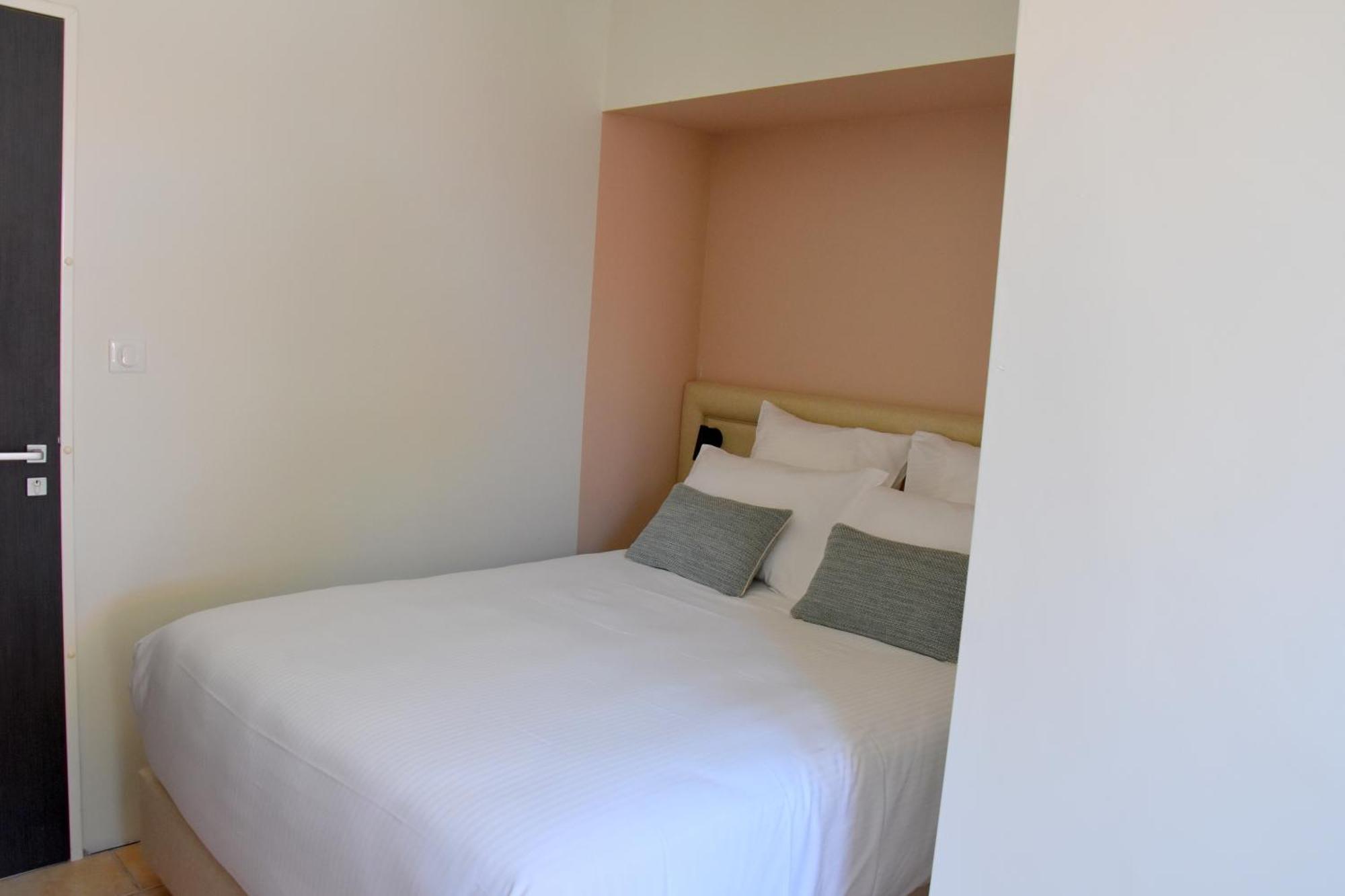 Logis Hotel Restaurant Le Kalliste Hyères Kültér fotó