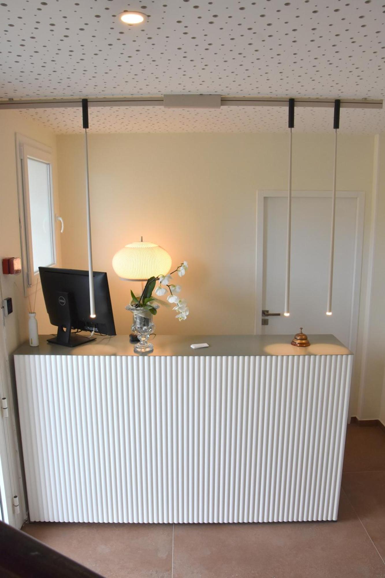 Logis Hotel Restaurant Le Kalliste Hyères Kültér fotó